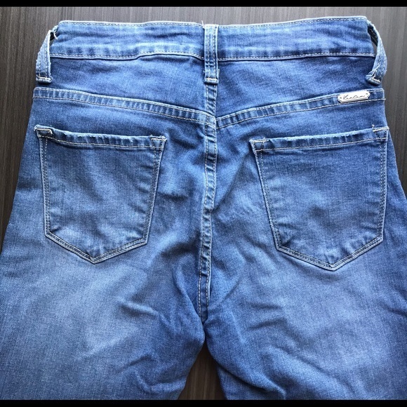 Kancan size 5 blue jeans, 5 pockets, raw hems, holes and scrapes. - Picture 6 of 9